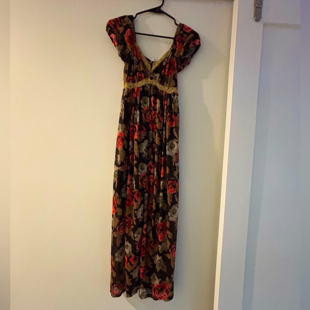 Floral Maxi Dress with Lace Details - Size S